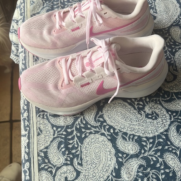 Nike women’s shoes - Picture 2 of 7